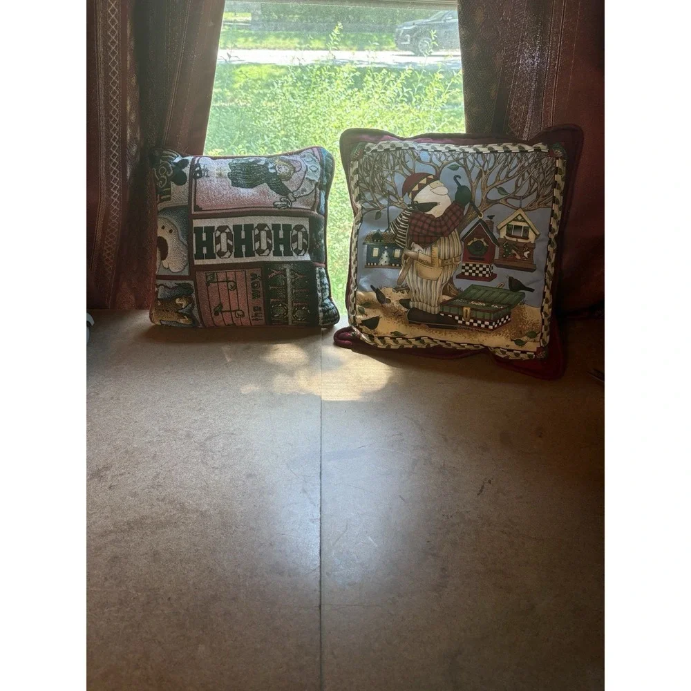 Set of 2 Christmas Decorative Throw Pillows Snowman Santa Holiday Winter Cabin